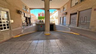 Rent Car parking  Calle calle àngel. Plaza garaje, centro, elche