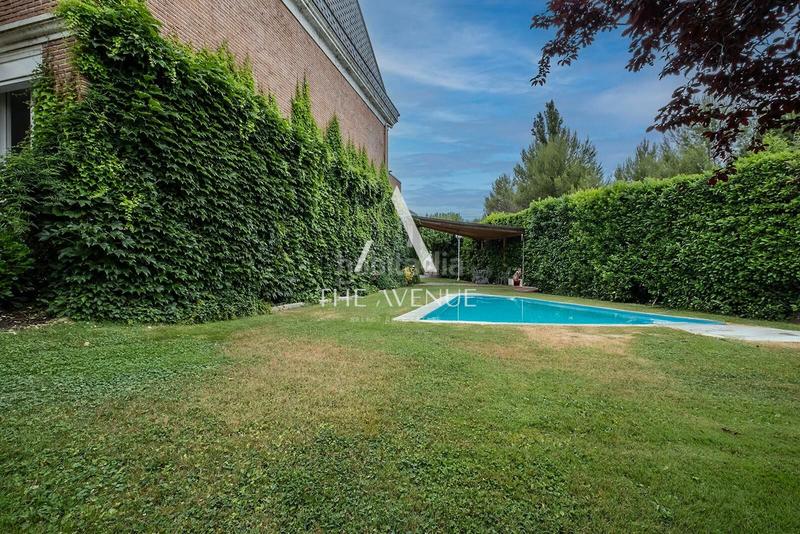 Foto 2e4c5d77-0977-4b76-b7a2-6387e9183cfa. Casa adossada amb piscina a Valdepastores-Las Encinas Boadilla del Monte