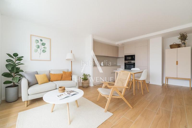 Foto 0beb8353-2bf3-4bd3-b6f9-2f3ec5c21c23. Ático  de 2 dormitorios con gran terraza en urbanización. en Madrid