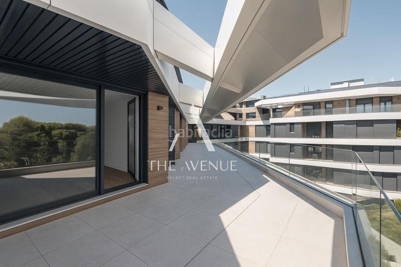 Foto bb6786de-c1fa-496c-950a-9b532b89d9f0. Ático  de 2 dormitorios con gran terraza en urbanización. en Madrid