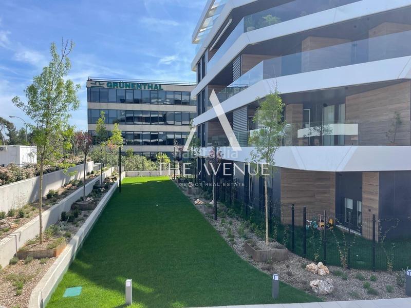 Foto f1903123-efbd-4e57-9a8c-dd519875a7cb. Ático  de 2 dormitorios con gran terraza en urbanización. en Madrid