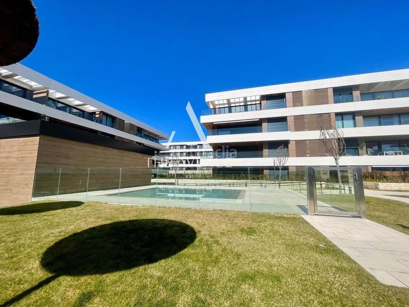 Foto 2d26fd75-ed26-4394-93ad-b7cafafad431. Appartement avec chauffage parking piscine dans urbanización La Moraleja La Moraleja