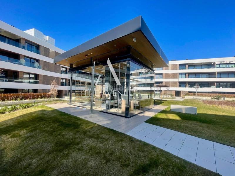 Foto c763467d-6edf-4431-9c26-12cb2509a50b. Appartement avec chauffage parking piscine dans urbanización La Moraleja La Moraleja