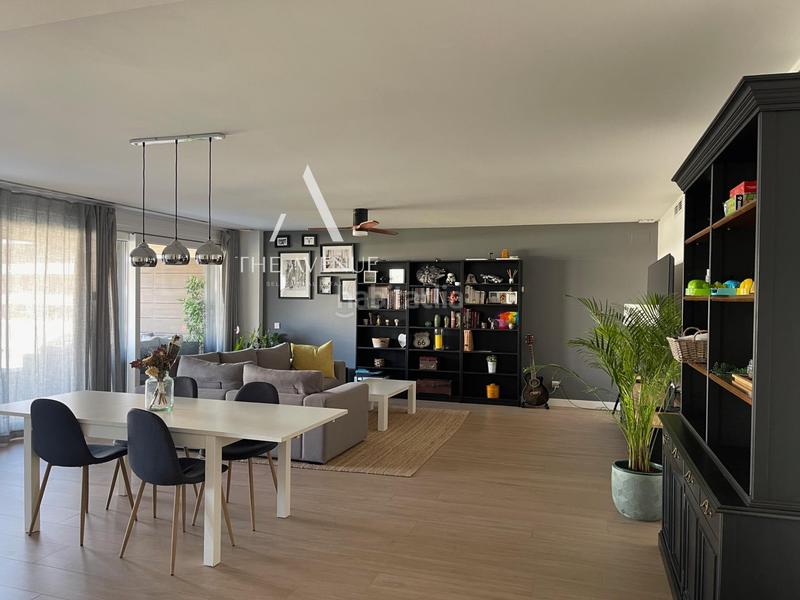 Foto f82fdc8d-35ab-4a98-b008-29f9420a2f4c. Appartement avec chauffage parking piscine dans urbanización La Moraleja La Moraleja