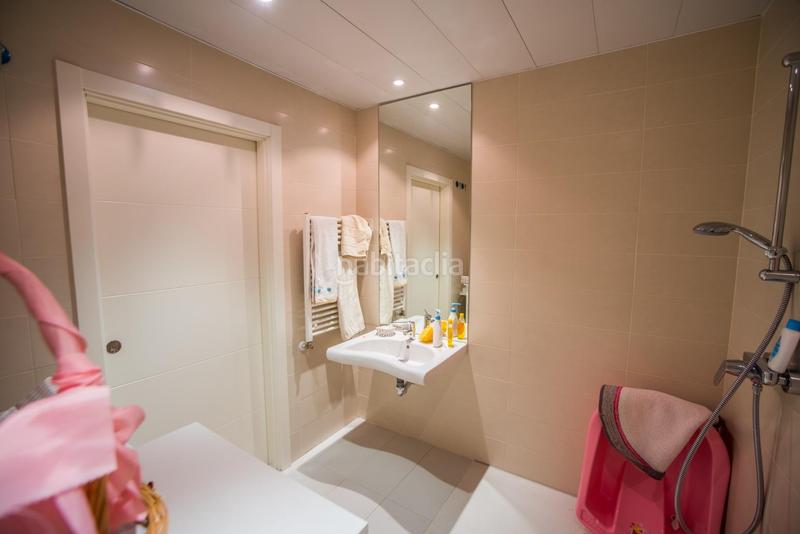 Foto 2e1075c5-a820-4cfb-9805-13faf3b543a2. Pis amb aparcament piscina a Encinar de los Reyes La Moraleja