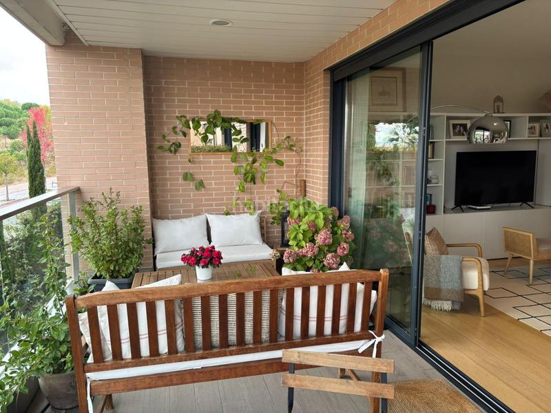 Foto 32d95e84-9e49-4da3-9e7c-a097e28c23c8. Pis amb aparcament piscina a Encinar de los Reyes La Moraleja