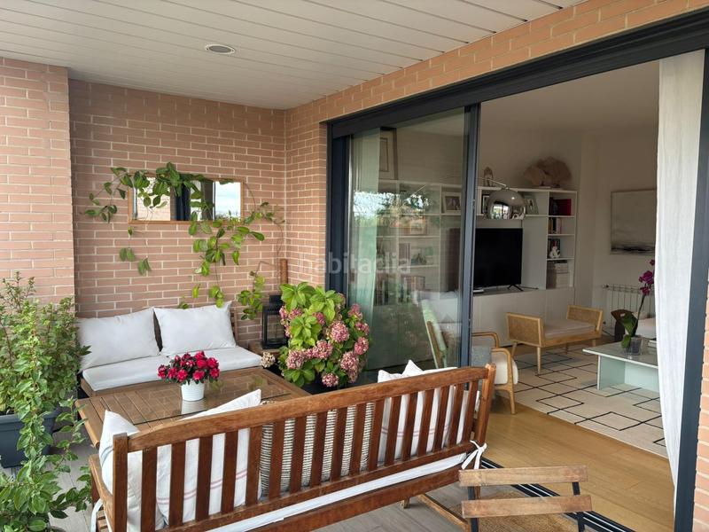 Foto 7cd02eb0-bafa-4ce5-a351-eb1f91c92d52. Pis amb aparcament piscina a Encinar de los Reyes La Moraleja