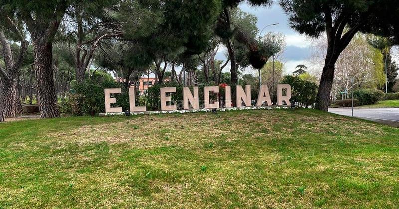 Foto 81fedcf1-5b7b-475f-8c54-8d4ae85201d2. Pis amb aparcament piscina a Encinar de los Reyes La Moraleja