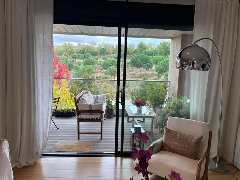 Foto cc47f73c-8bbc-4b2f-9417-092908bde6df. Pis amb aparcament piscina a Encinar de los Reyes La Moraleja