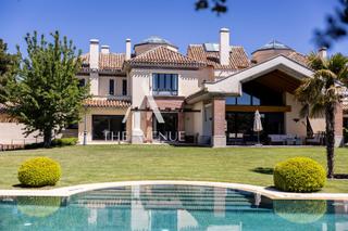 Chalet à Urbanización La Moraleja. Excepcional chalet independiente en la exclusiva urbanización de