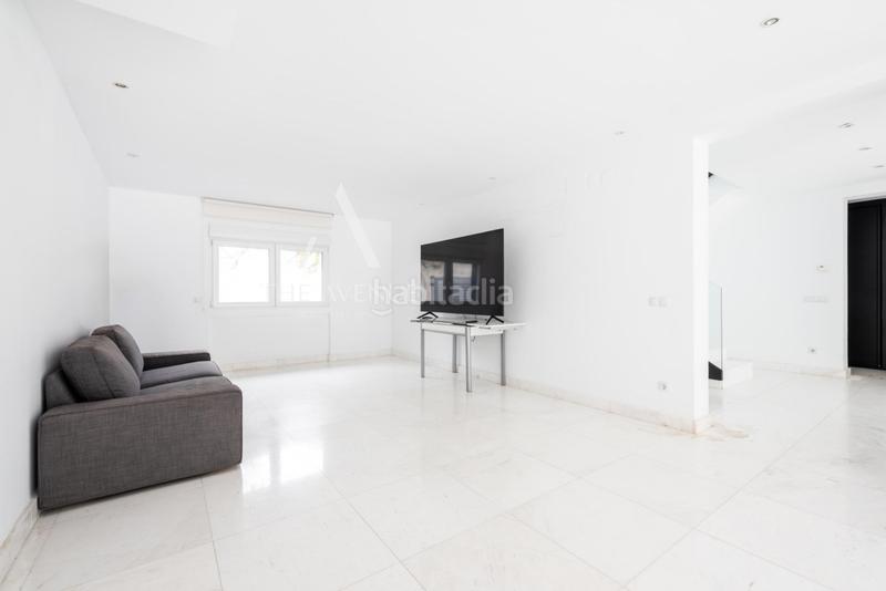 Foto 17dc7db3-35e8-4162-abf5-9195dcb95b86. Chalet  independiente a la venta en urbanización La Moraleja La Moraleja