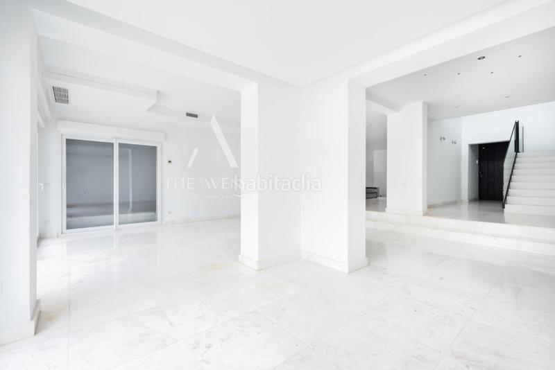 Foto 1a575ee1-4ab0-4ec3-a993-1a1ede497e11. Chalet  independiente a la venta en urbanización La Moraleja La Moraleja