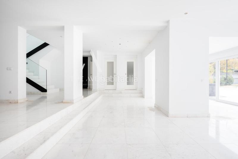 Foto 2f9c3c93-8b13-4aa5-ae61-a7610c178554. Chalet  independiente a la venta en urbanización La Moraleja La Moraleja