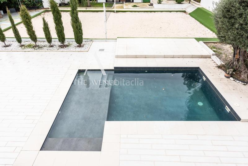 Foto 447d6fd2-3829-487f-865f-83dd28458a52. Chalet  independiente a la venta en urbanización La Moraleja La Moraleja