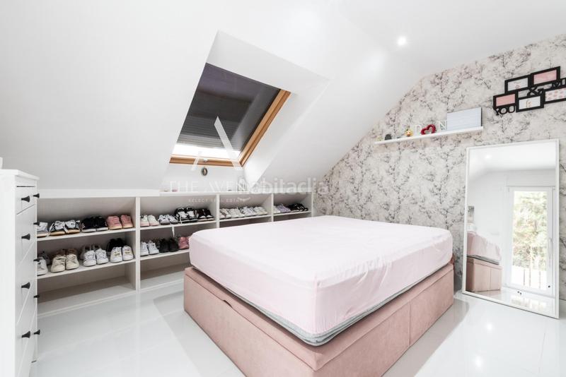 Foto 49c306fc-9f15-4965-97b6-c1d1bcc17337. Chalet  independiente a la venta en urbanización La Moraleja La Moraleja