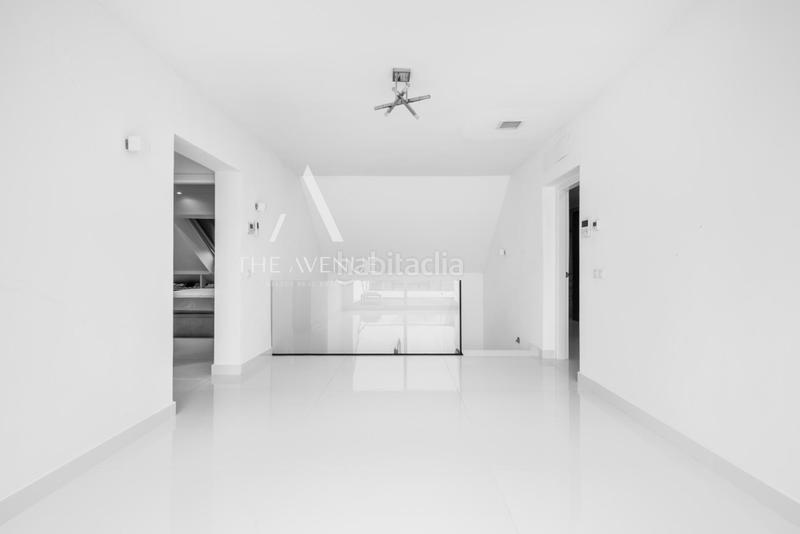 Foto 4ed8a5d3-fcbb-4b7c-8c49-cc1ada94ecb7. Chalet  independiente a la venta en urbanización La Moraleja La Moraleja