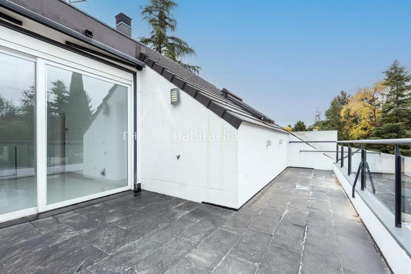 Foto 87855e71-c525-47aa-821a-eb8f2a73cca0. Chalet  independiente a la venta en urbanización La Moraleja La Moraleja