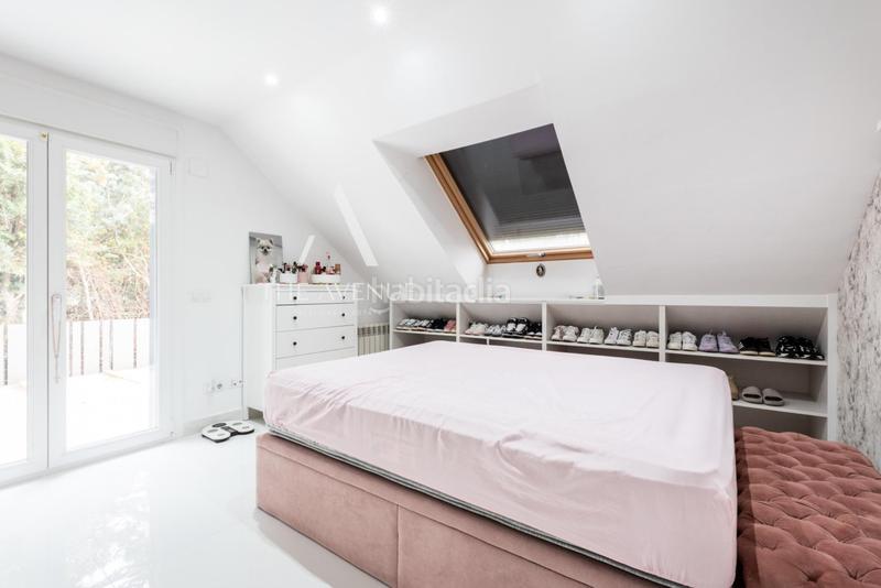 Foto 911c26f8-b4c8-49a1-8e39-73f8e8724680. Chalet  independiente a la venta en urbanización La Moraleja La Moraleja