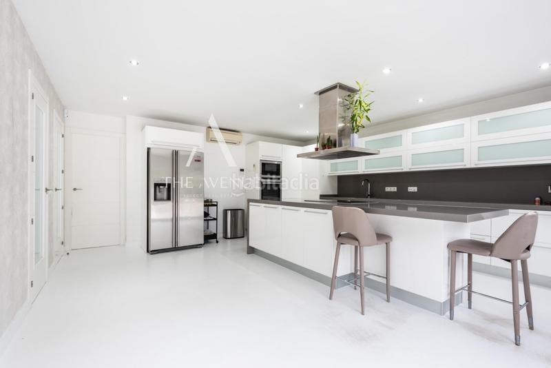 Foto a24bd626-a293-4f6e-a026-833b03439251. Chalet  independiente a la venta en urbanización La Moraleja La Moraleja