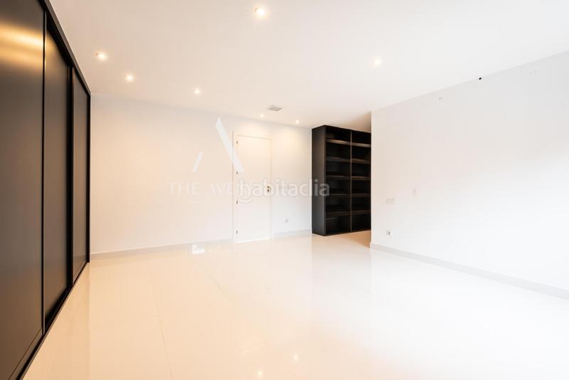 Foto d67a0698-8413-4bb2-8617-0f40b8c6f563. Chalet  independiente a la venta en urbanización La Moraleja La Moraleja