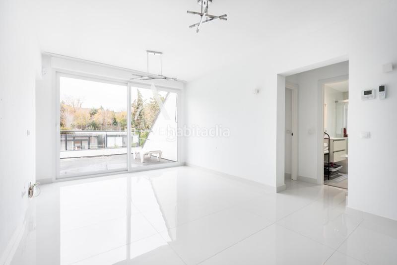 Foto de70a923-ee66-4e46-9c89-71807c8fc18c. Chalet  independiente a la venta en urbanización La Moraleja La Moraleja