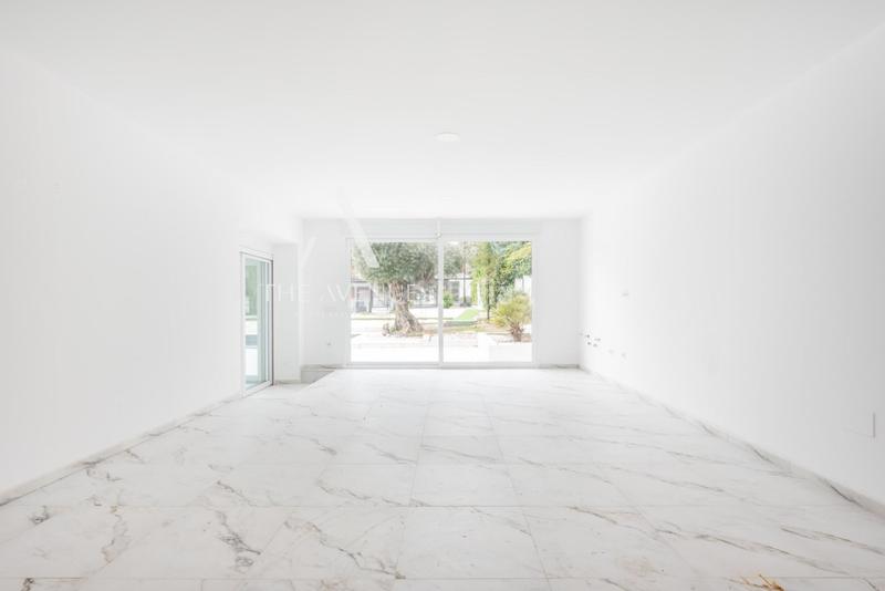 Foto ffbe77b1-bc25-4258-b5e5-7c7acb7d7b80. Chalet  independiente a la venta en urbanización La Moraleja La Moraleja