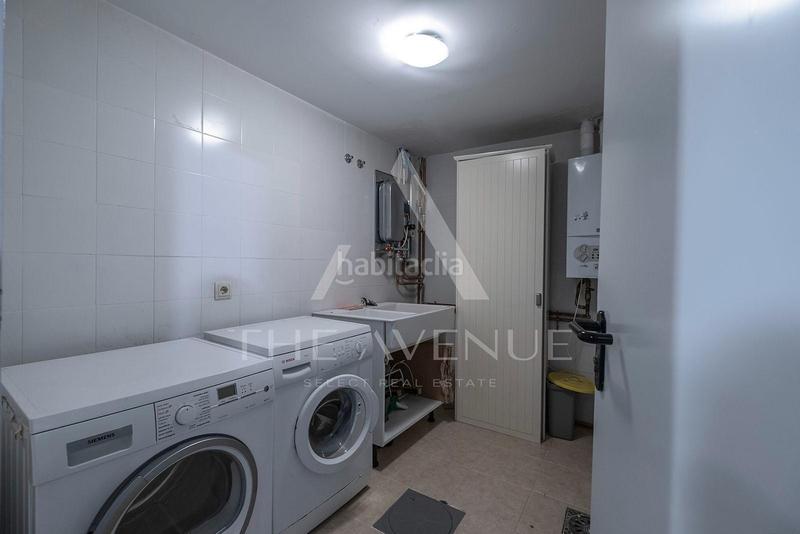 Foto 129a3887-0aa8-4480-ba8d-a6b23eca317b. Casa adosada espectacular adosado en conde orgaz en Madrid