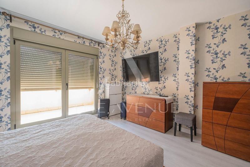 Foto 2ec96d41-41e4-46d5-a225-2daaccc8a373. Casa adosada espectacular adosado en conde orgaz en Madrid