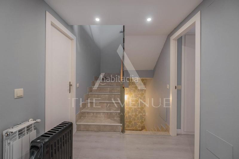 Foto 3759030d-b4a2-4bcf-8c62-af36ea6a9f29. Casa adosada espectacular adosado en conde orgaz en Madrid