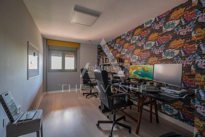 Foto 4df2a8b2-6b1d-48cf-b480-ad3049059d6d. Casa adosada espectacular adosado en conde orgaz en Madrid