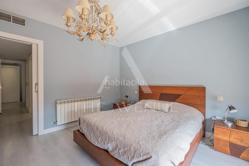 Foto 5f84de50-cf85-4ccf-a733-d2f3e7b123be. Casa adosada espectacular adosado en conde orgaz en Madrid