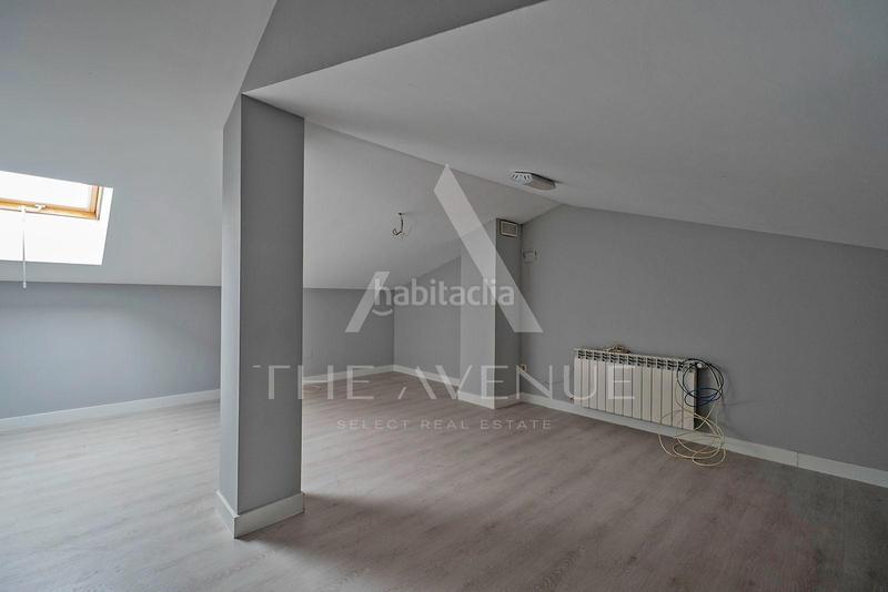 Foto 689af2b9-7032-4f88-b834-f312ca687e2d. Casa adosada espectacular adosado en conde orgaz en Madrid