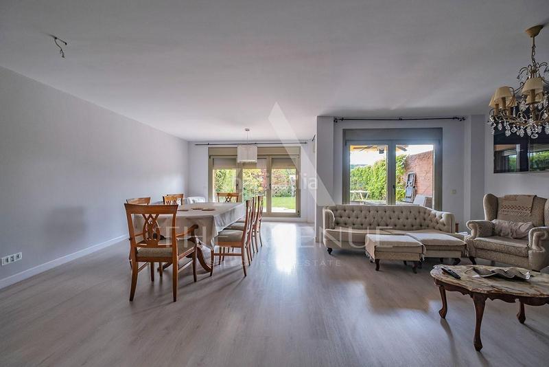 Foto 9ddecbc8-470f-4df0-9580-e288d47da1b2. Casa adosada espectacular adosado en conde orgaz en Madrid