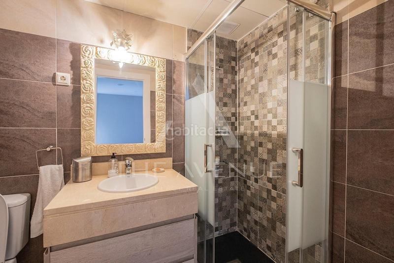 Foto cf5cce70-0af7-4c46-87b5-9a798a25cab8. Casa adosada espectacular adosado en conde orgaz en Madrid