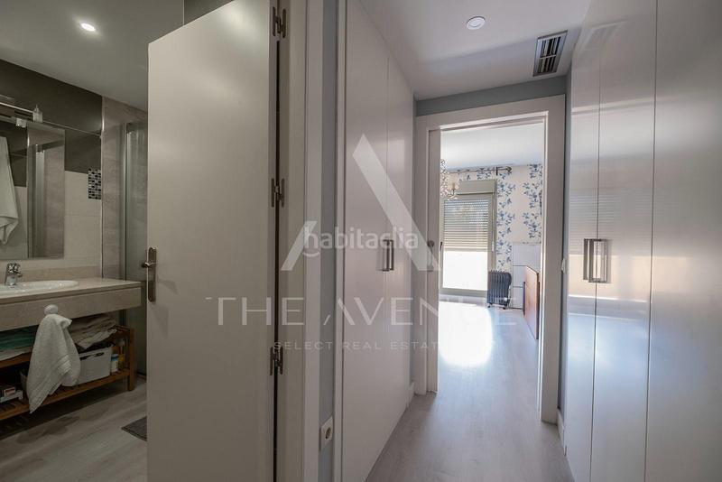 Foto eb7c0b77-ffcc-4116-ba67-cbbb11a37d5a. Casa adosada espectacular adosado en conde orgaz en Madrid