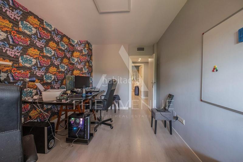 Foto f60618b0-1a16-4591-bee7-c34c20ad099e. Casa adosada espectacular adosado en conde orgaz en Madrid