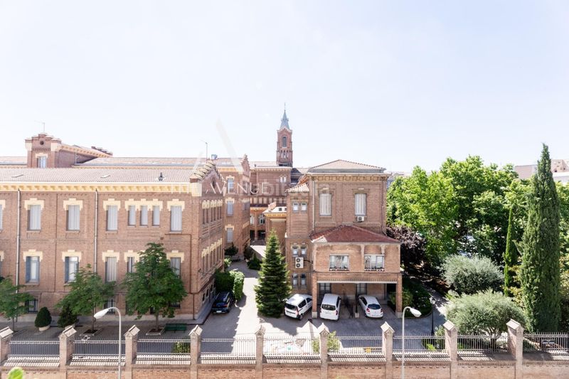 Foto ee73a7d0-29b2-4ab2-9cdc-d6ee7f7cec8d. Pis amb calefacció aparcament a Almagro Madrid