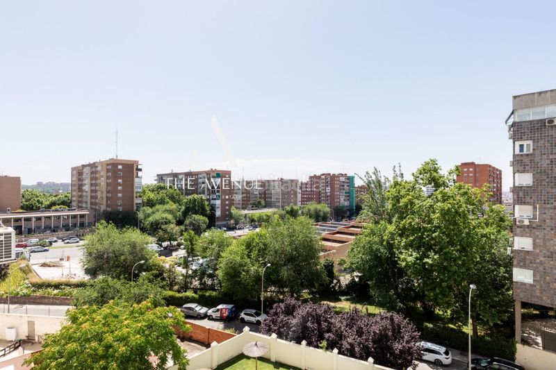 Foto 84ad0e6c-ccf4-45f9-9f42-9a6d8a9b2332. Pis amb calefacció piscina a Niño Jesús Madrid