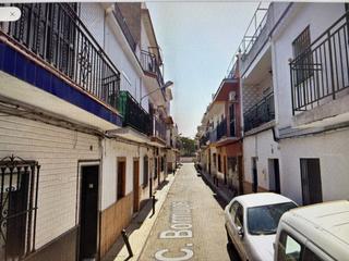 Casa  Calle bormujos. Ocupada sin titulo vende casa en torreblanca