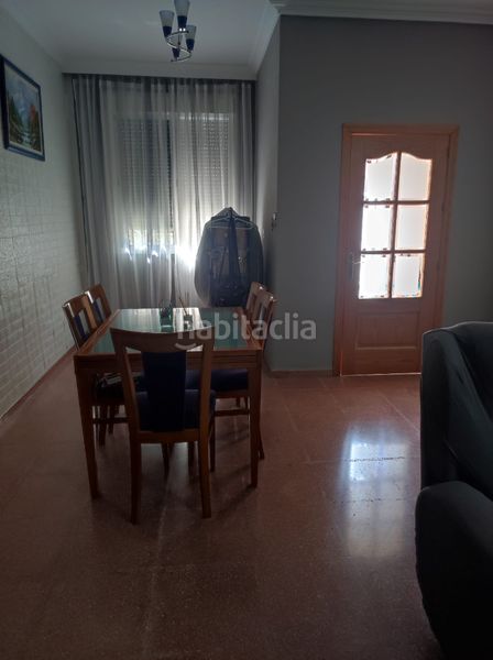 Foto 42287a89-f01f-48e4-be3f-e9deed852ba4. Chalet en calle san benito 11 casa chalet san jose 180 m² · 3 plantas · 3 dormitorios · terraza · azotea · junto a sevilla en San Jose de la Rinconada