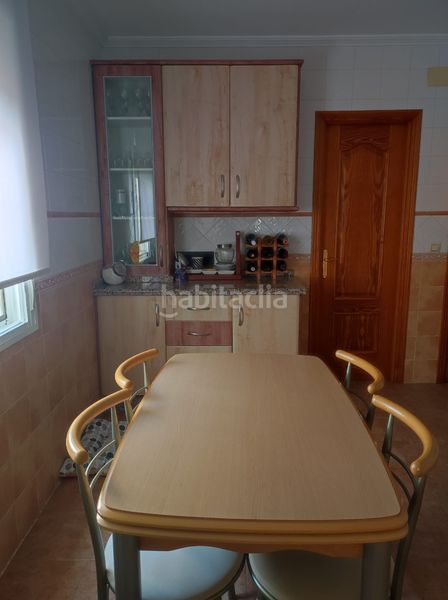 Foto 9a38d3d6-3d12-4472-b62b-6073ce18c4b4. Chalet en calle san benito 11 casa chalet san jose 180 m² · 3 plantas · 3 dormitorios · terraza · azotea · junto a sevilla en San Jose de la Rinconada