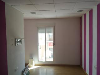 Bureau à Calle larga alta 65. Venta de dos locales. c/ larga alta nº 82. casar de cáceres.