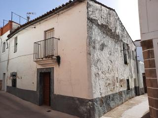 Casa a Calle santiago 6. Venta de vivienda. c/ santiago, 5. brozas (cáceres).