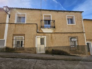 Casa en N/a. Venta de casa con patio en aliseda (c�ceres)