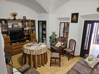 Rez-de-chaussée à Calle juan xxiii 9. Venta planta baja con patio en aliseda (cáceres)