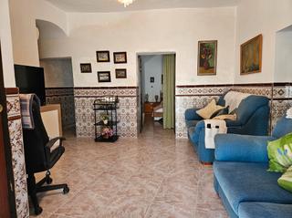 Casa a Calle antonio gómez 15. Venta de casa con patio en brozas (cáceres)