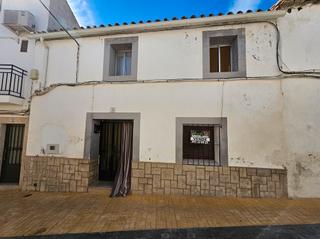 Maison à Calle josé zorrilla 4. Venta casa con terraza en garrovillas de alconetar (cáceres)