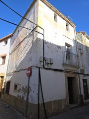 Casa en Calle santa mar�a 11. Venta casa con terraza en brozas (c�ceres)