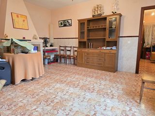 Casa en Calle san lucas 17. Venta casa con patio en aliseda (c�ceres)
