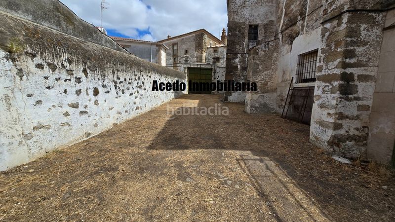 Foto b5cc412f-be40-4e18-a277-5392b0098492. Casa amb aparcament piscina a Brozas